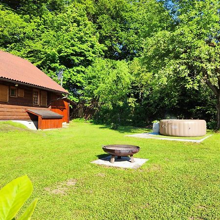 Silent Orchard Naklo Exterior foto