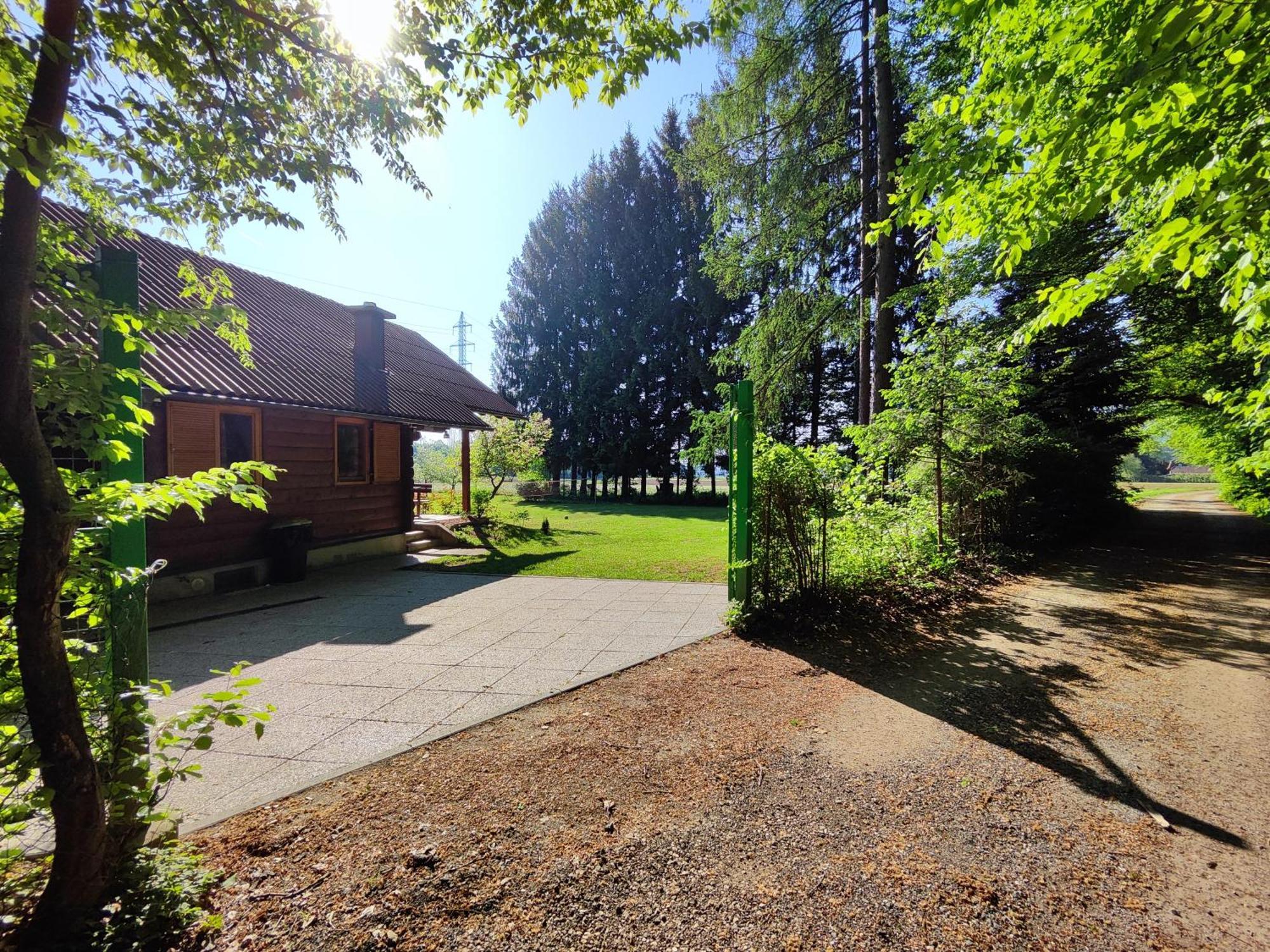 Silent Orchard Naklo Exterior foto